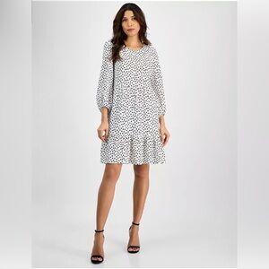 Sandra Darren
Women’s Polka Dot Tiered Knit Dress